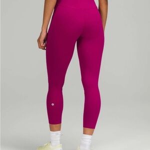 NWT Lululemon base pace HR tight 25 inches in magenta